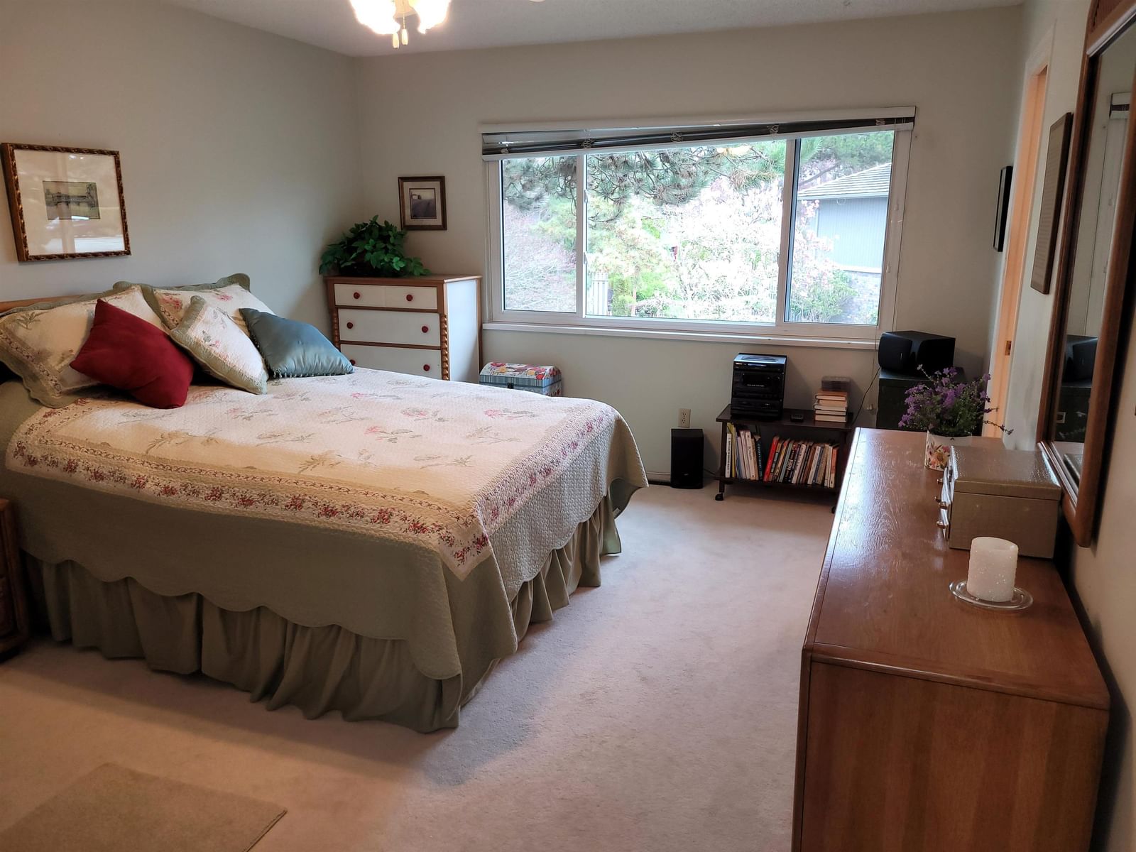 Listing Image 6