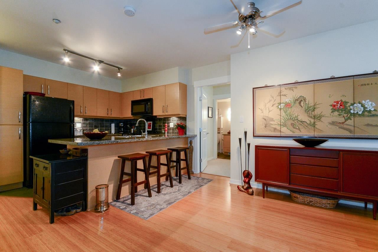 Listing Image 9