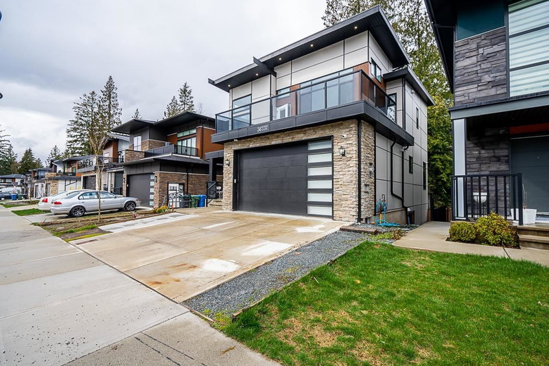 36737 Carl Creek Crescent, Abbotsford, V3G 0H4 | Image 3