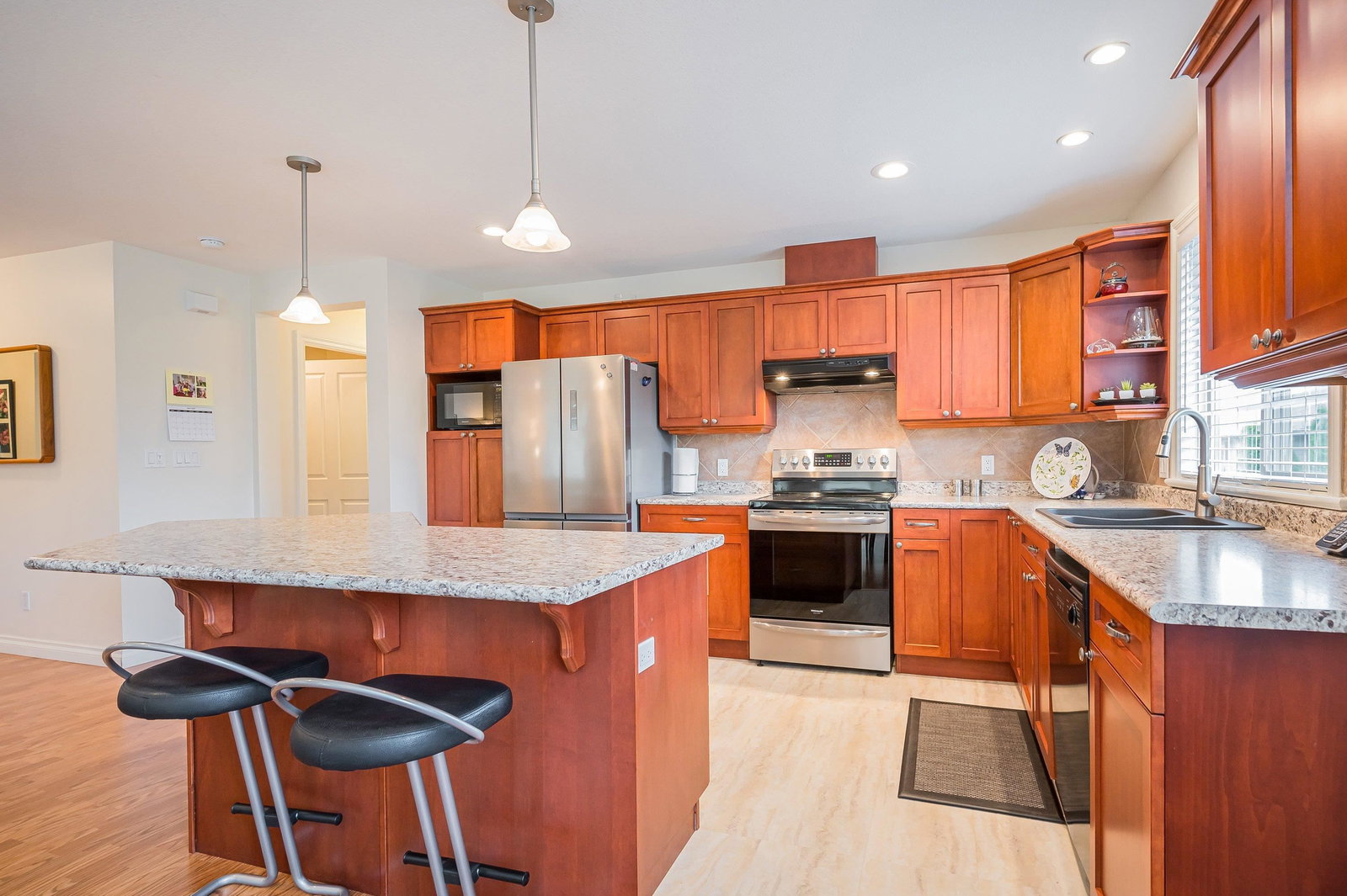Listing Image 9