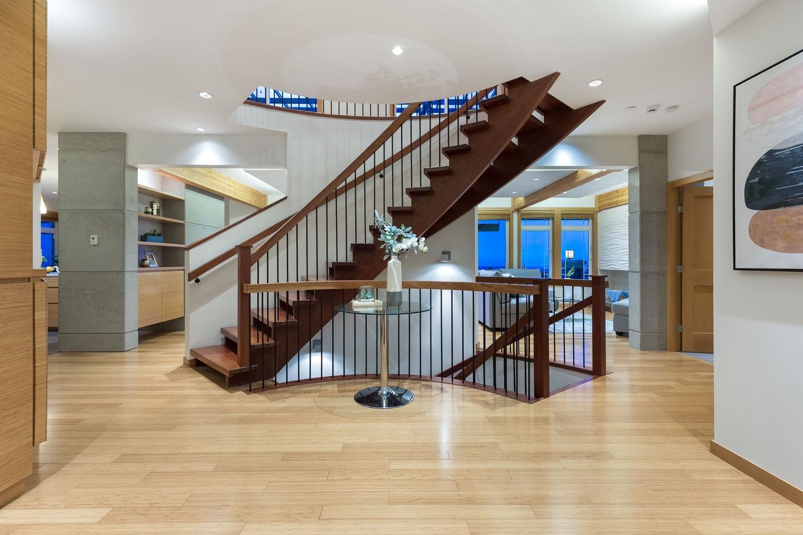 Listing Image 4