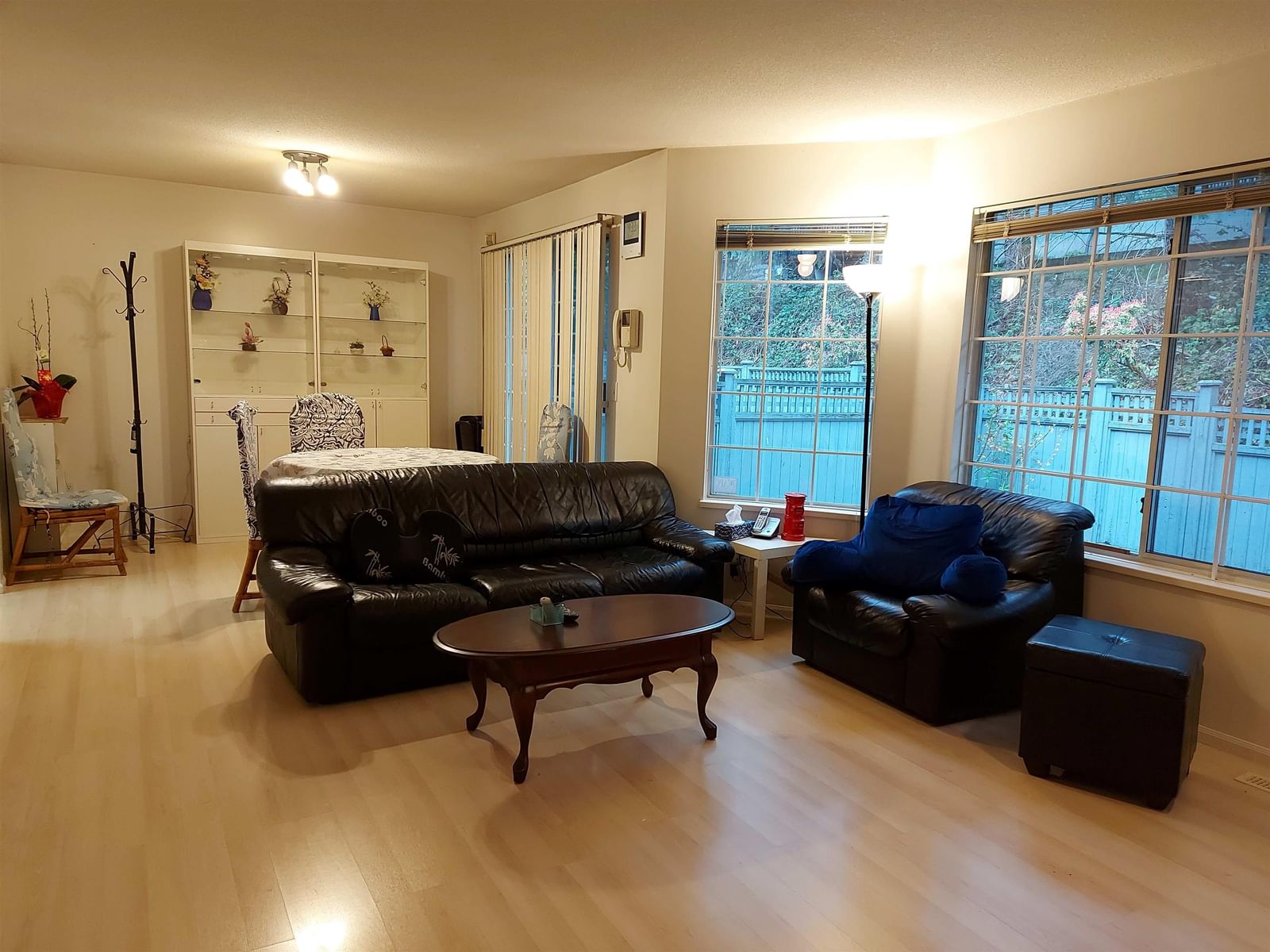 Listing Image 9