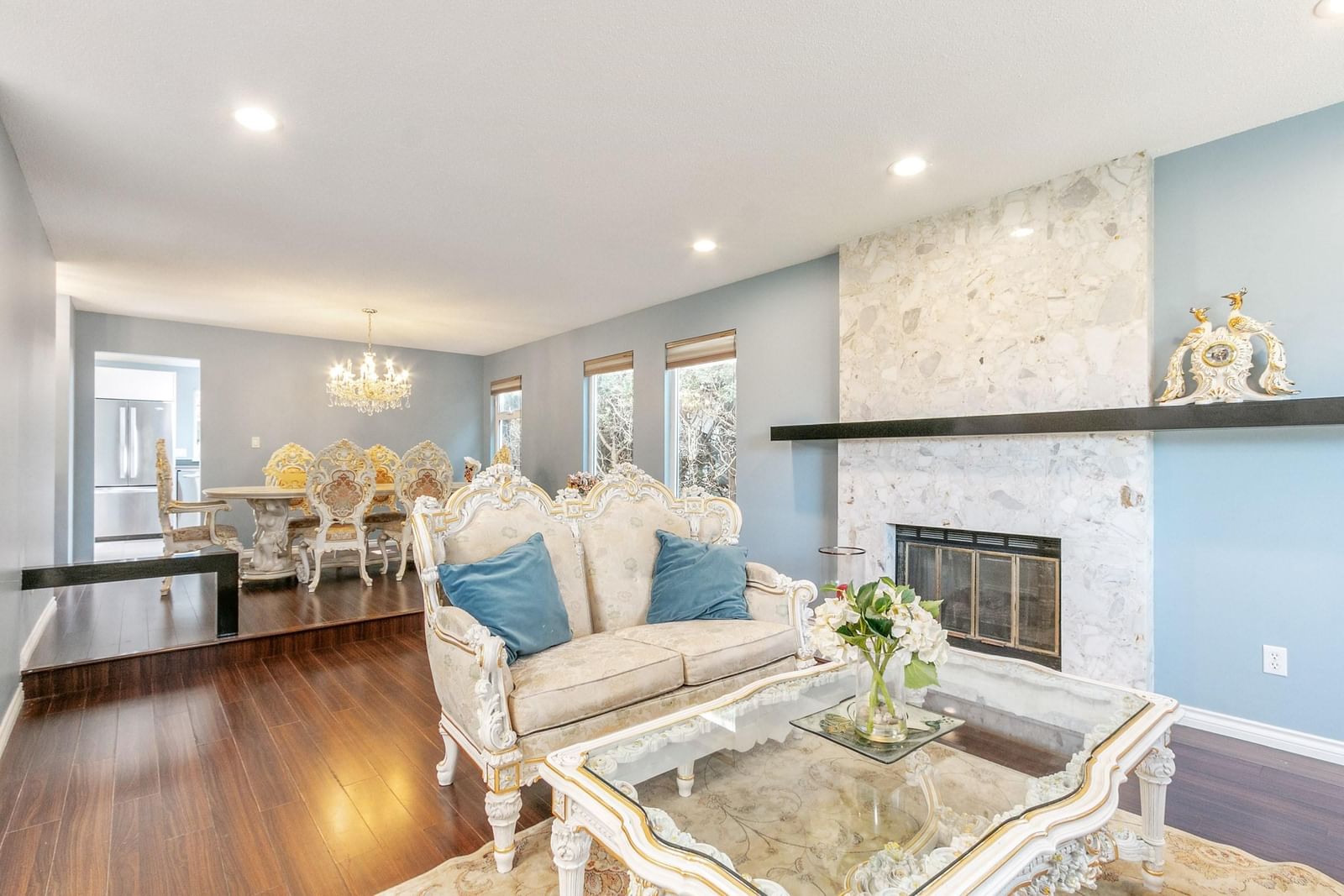 Listing Image 12