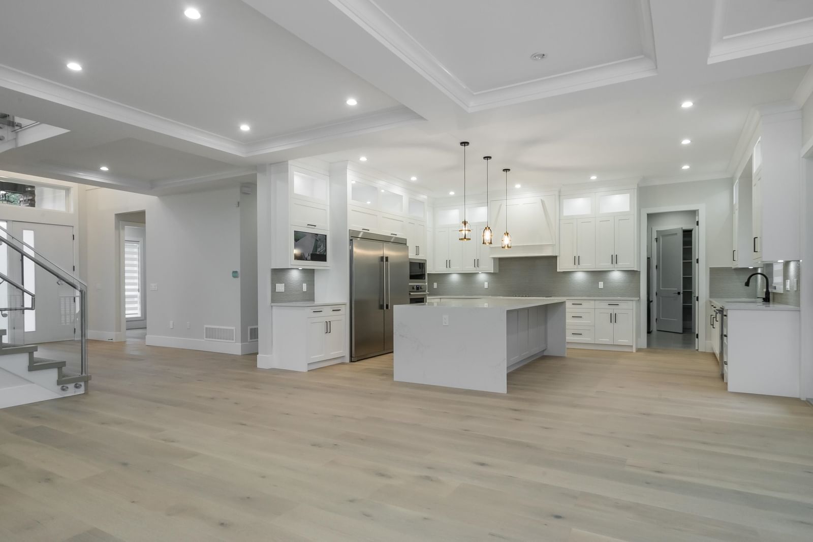 Listing Image 16