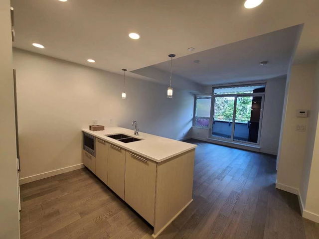 207 - 5033 Cambie Street