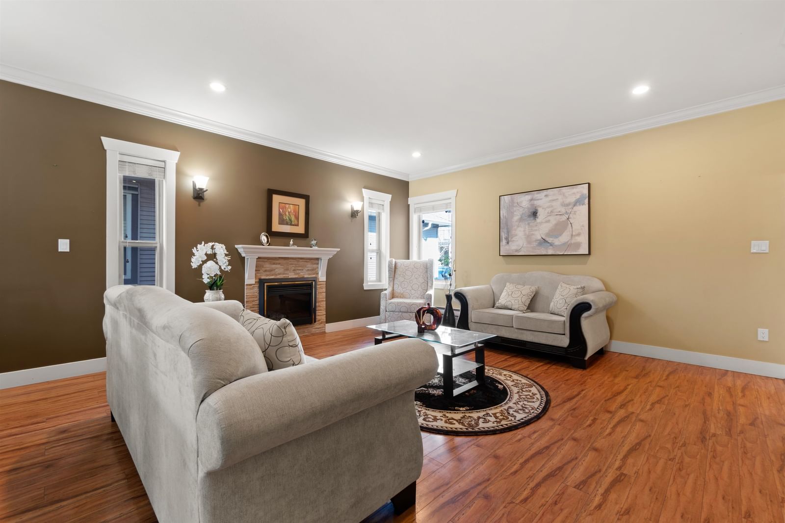 Listing Image 3