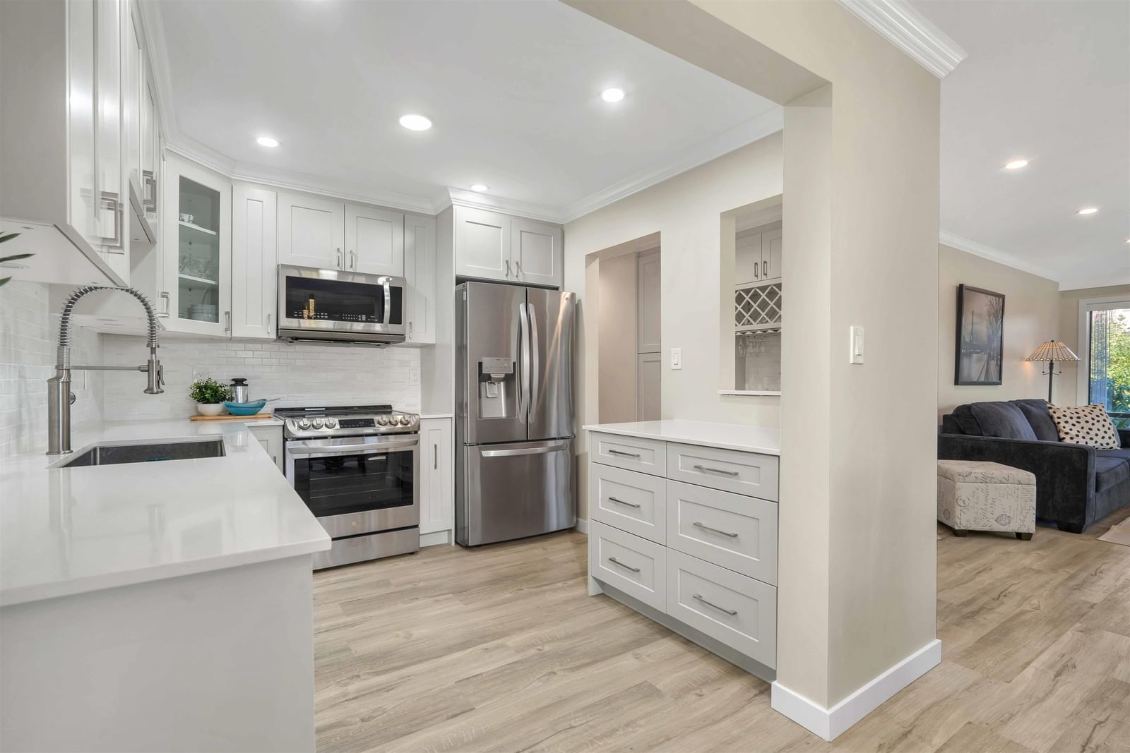 Listing Image 9