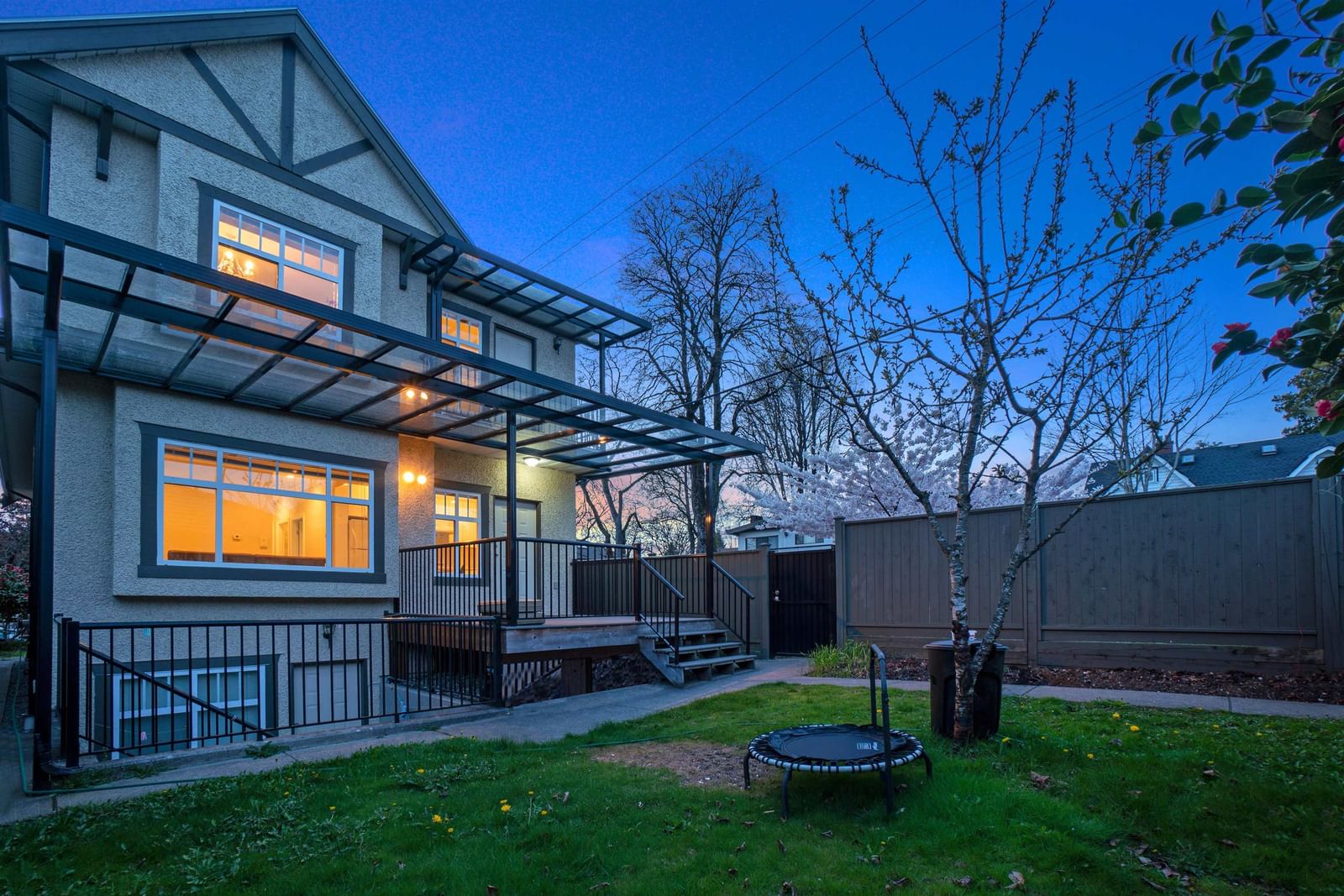 Listing Image 11