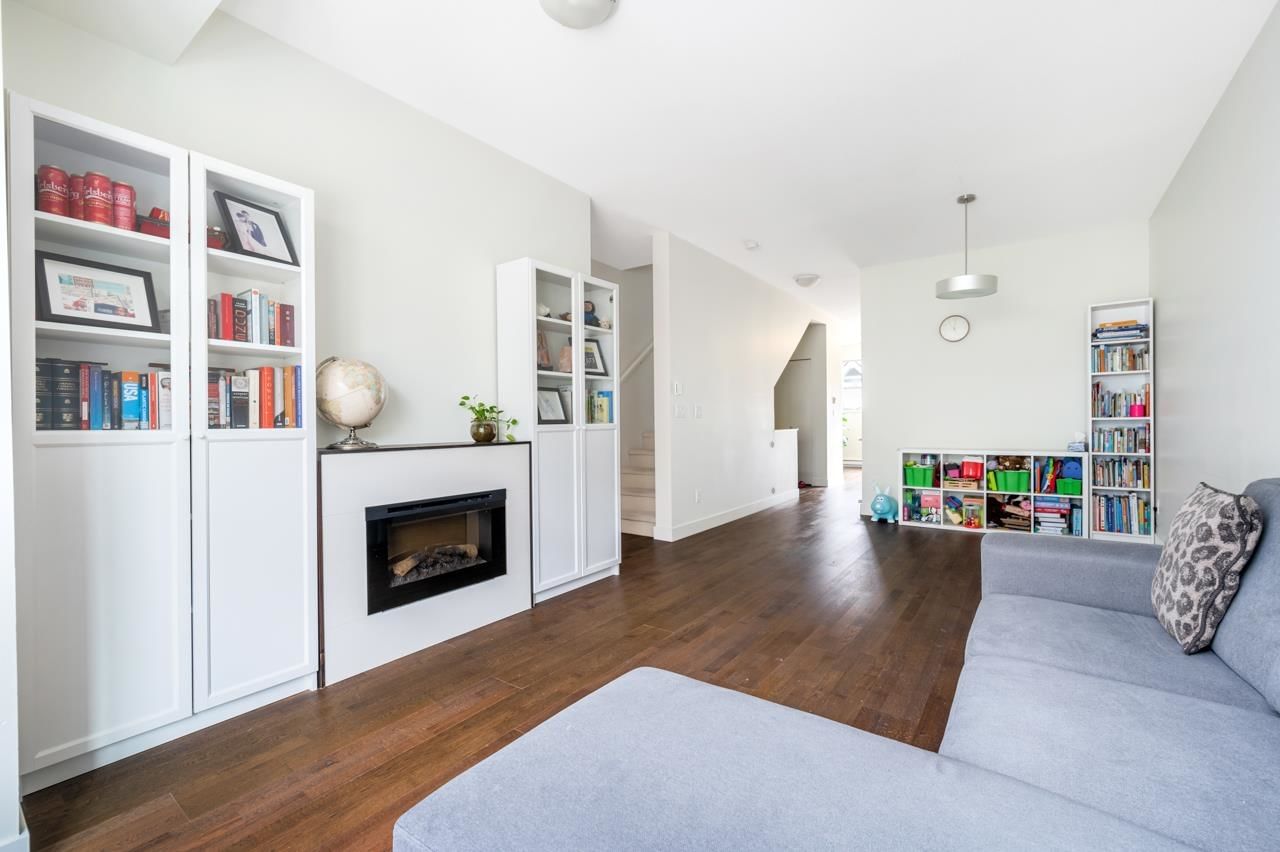 Listing Image 12