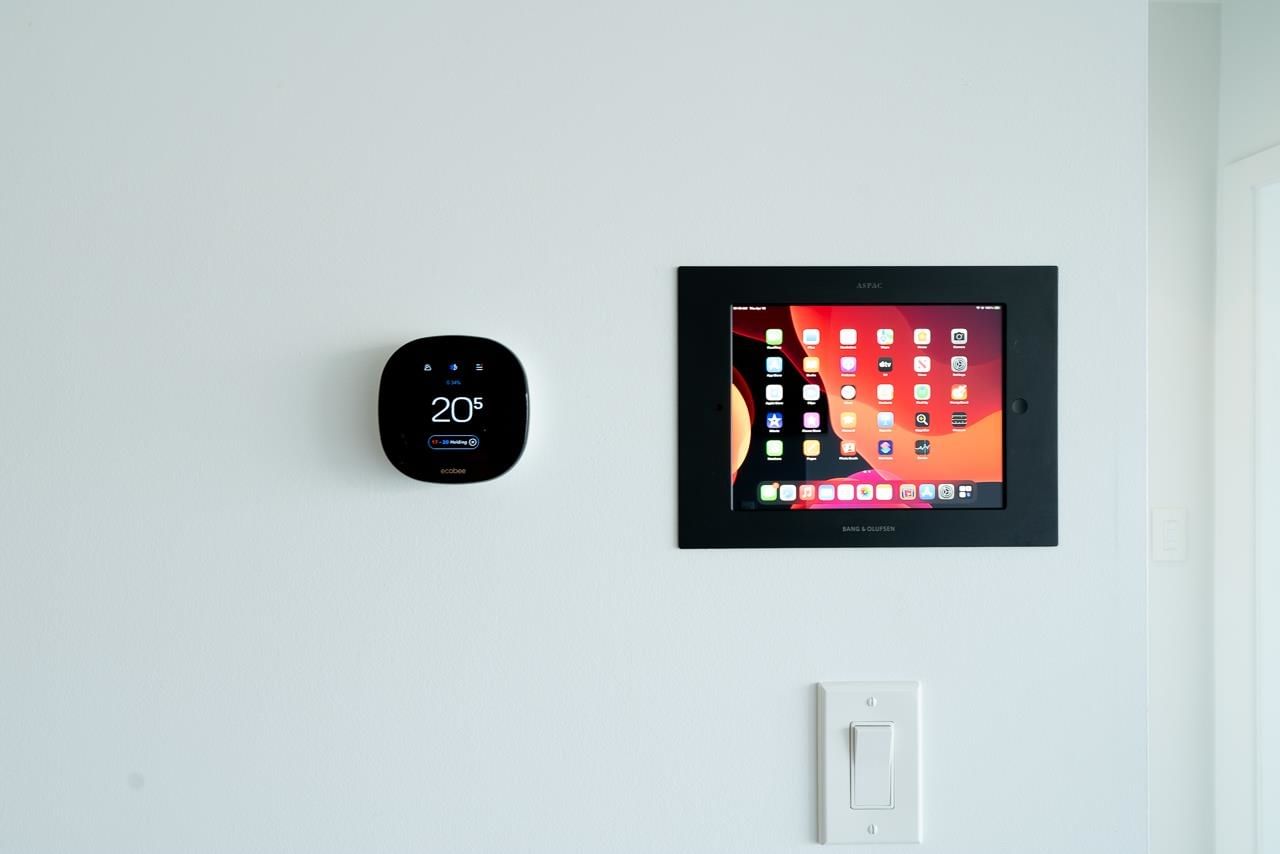 Listing Image 5