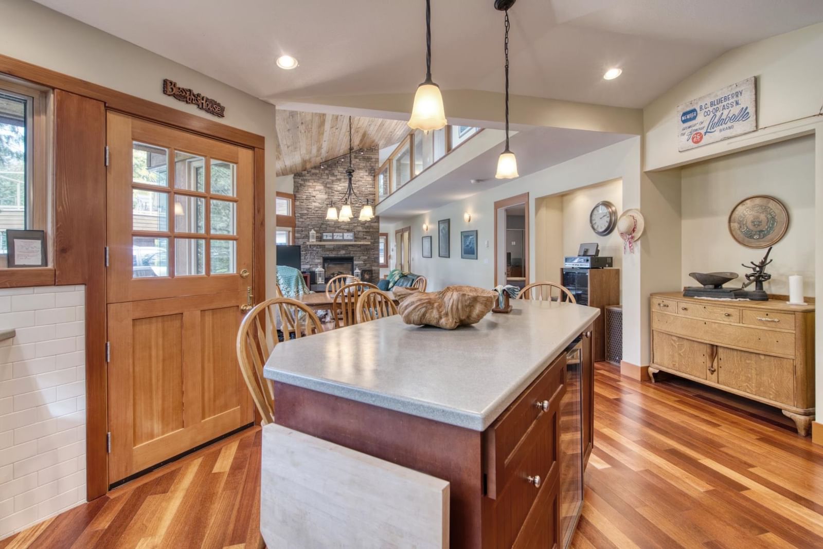 Listing Image 9