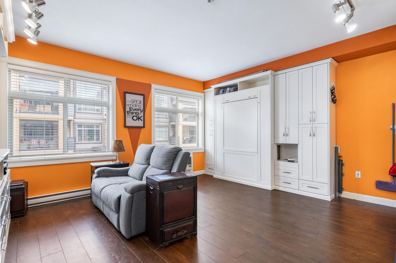 Listing Image 8