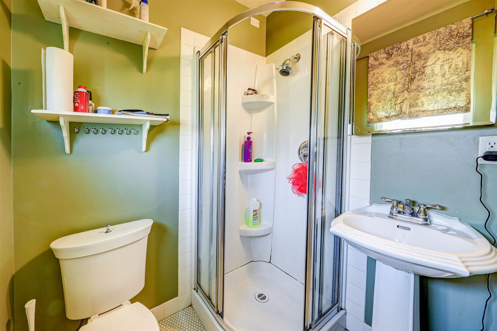 Listing Image 10