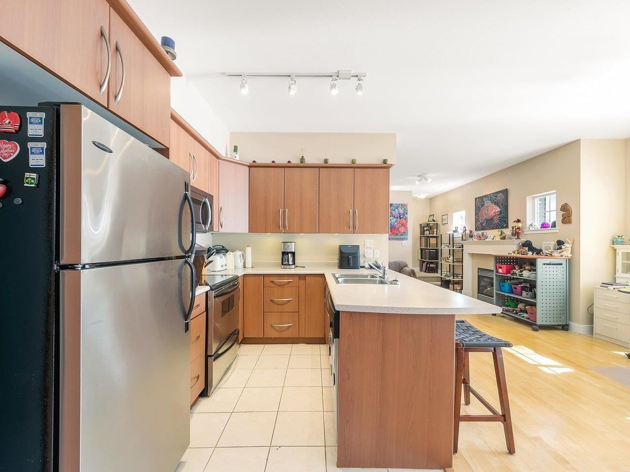 Listing Image 6