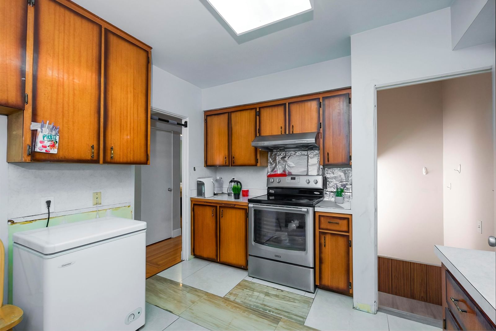 Listing Image 4