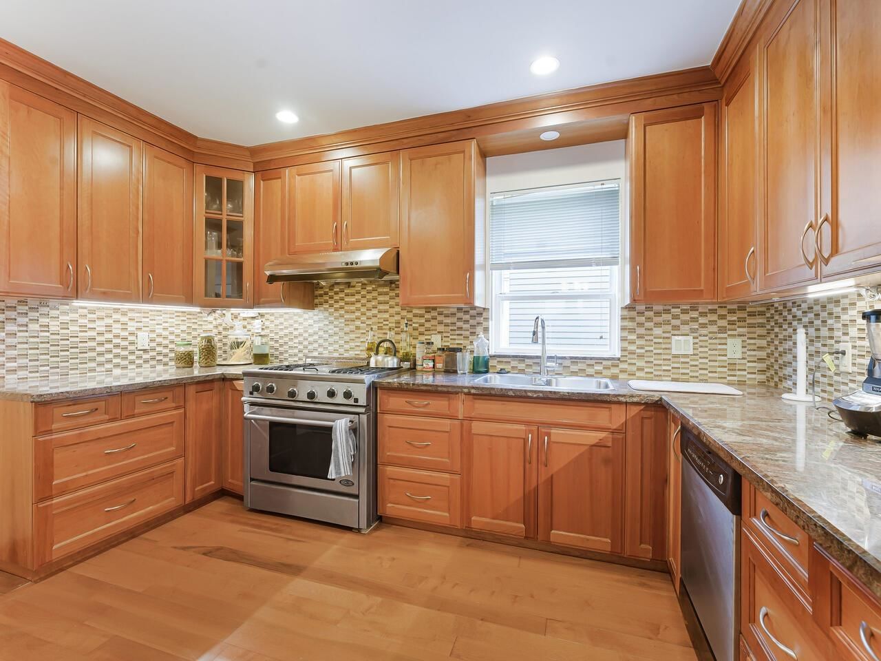 Listing Image 15