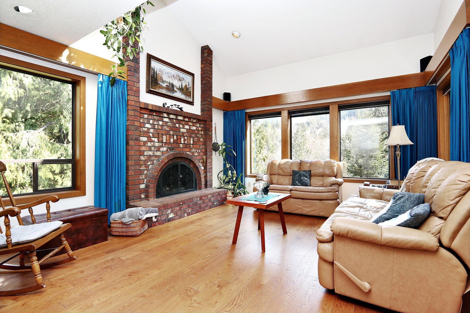 Listing Image 3