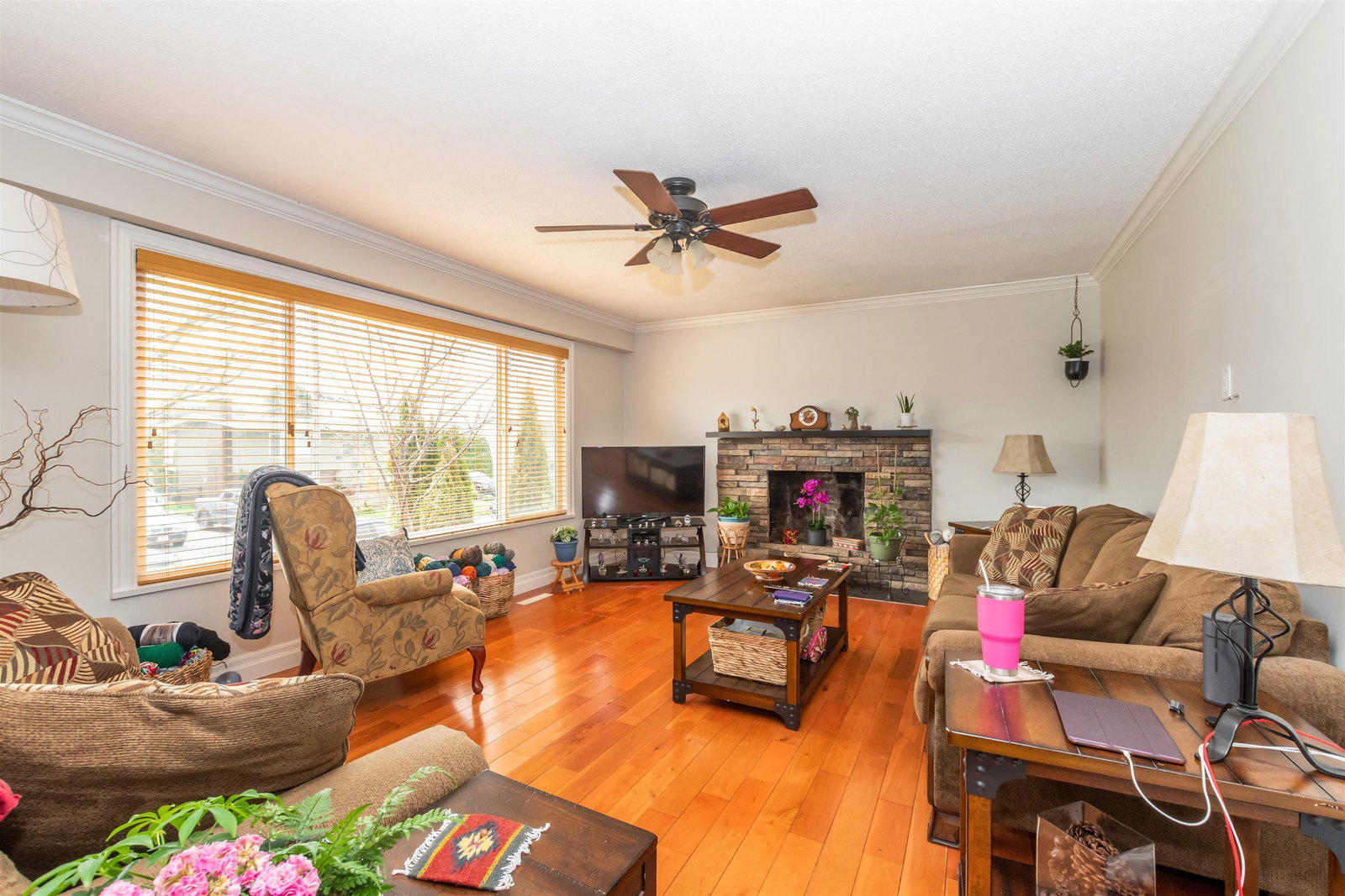 Listing Image 9