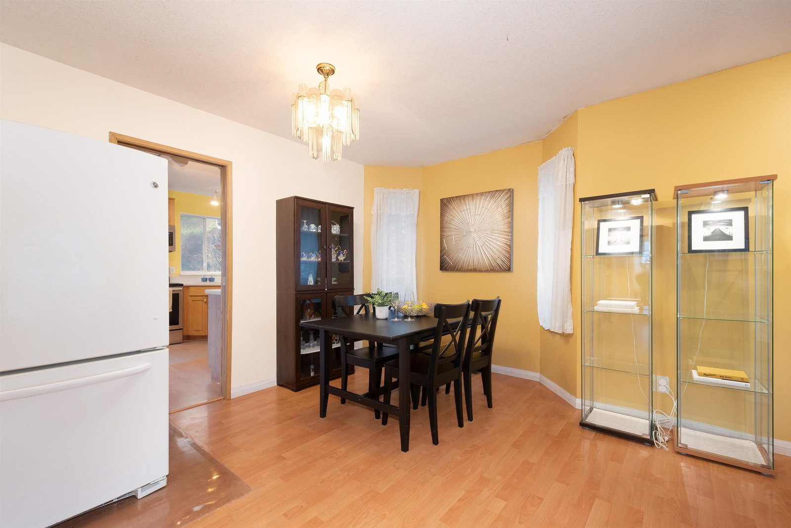 Listing Image 5