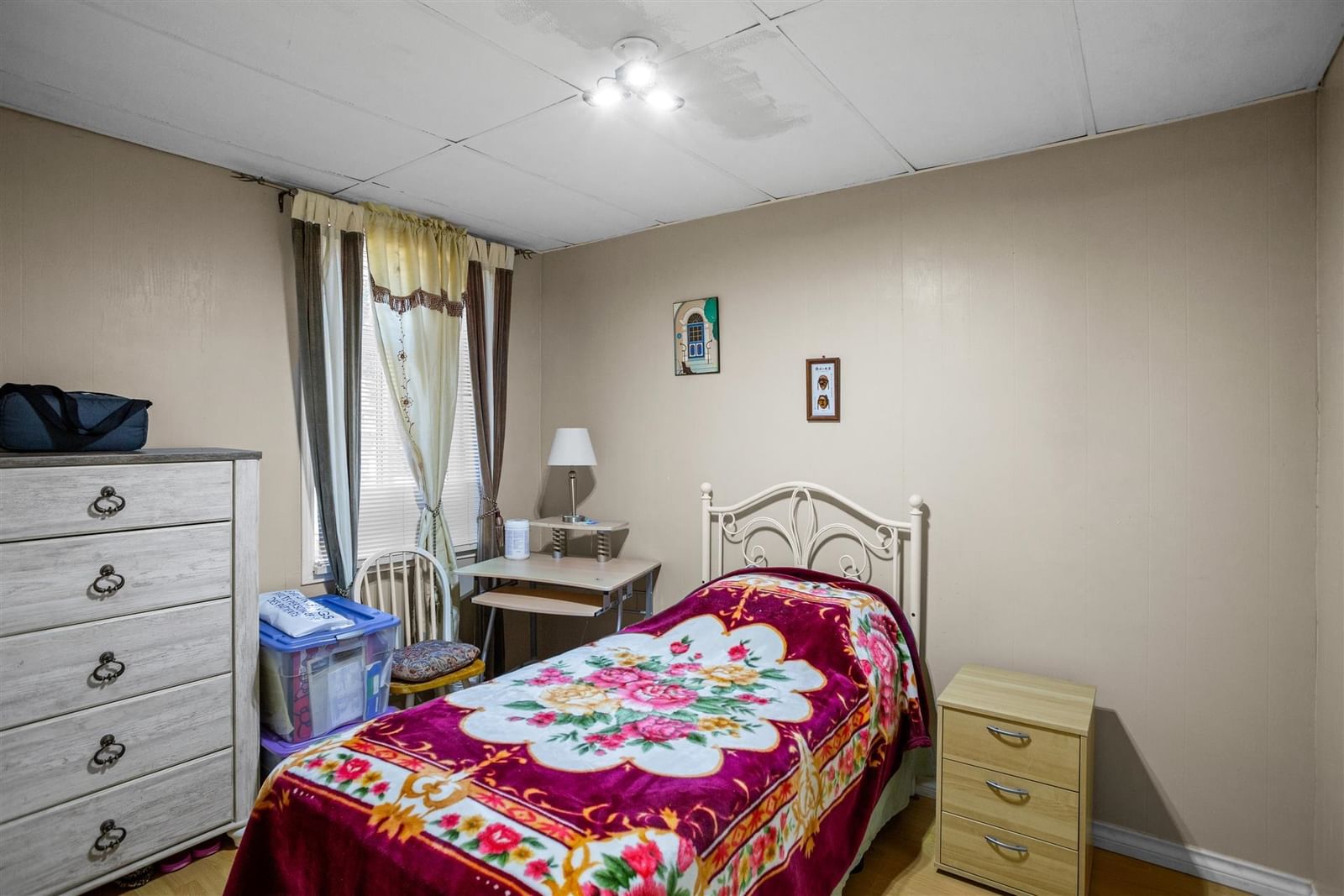 Listing Image 9