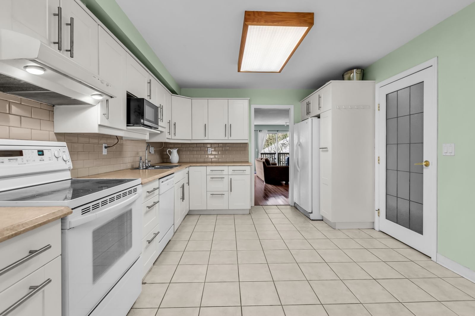 Listing Image 5