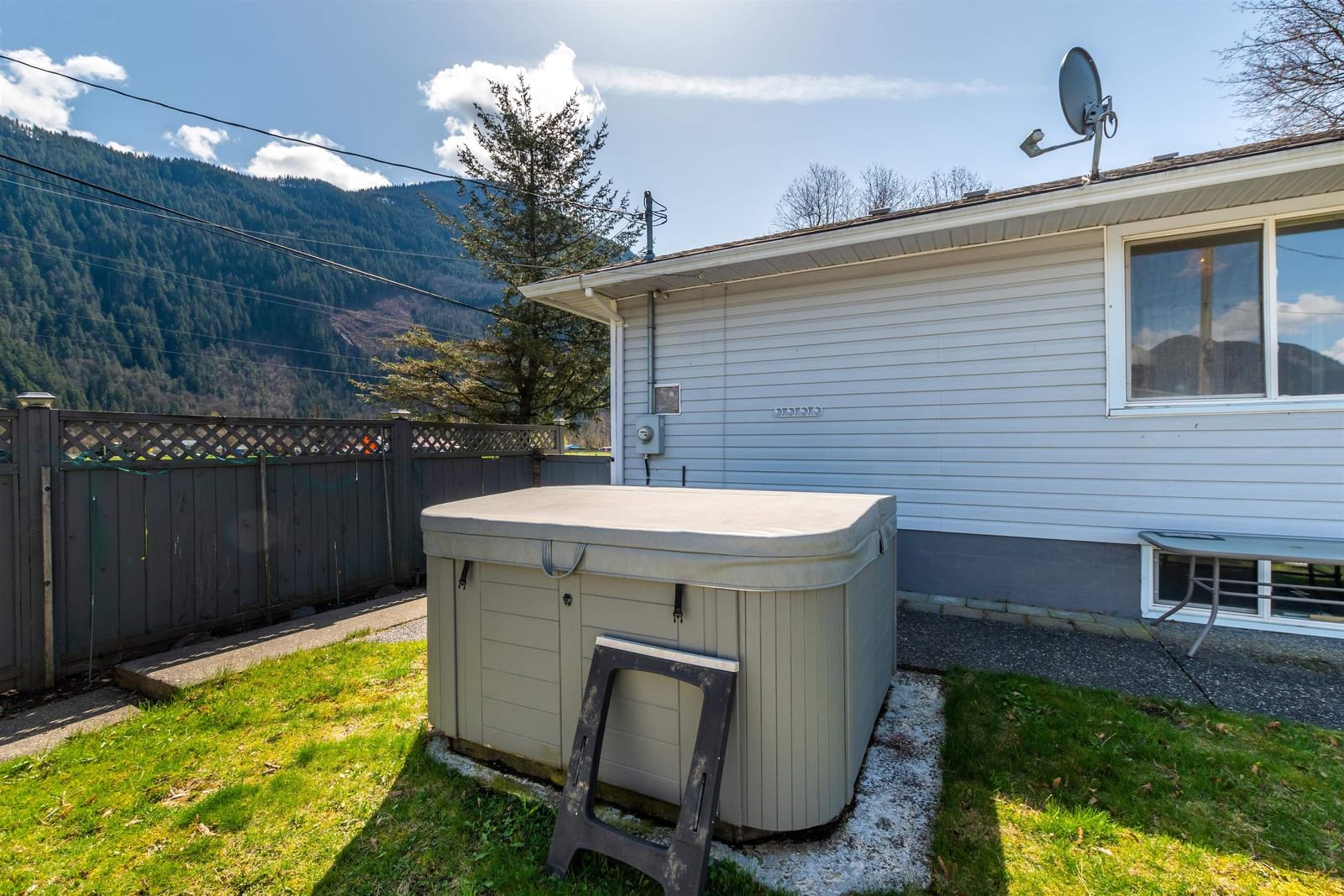 Listing Image 10