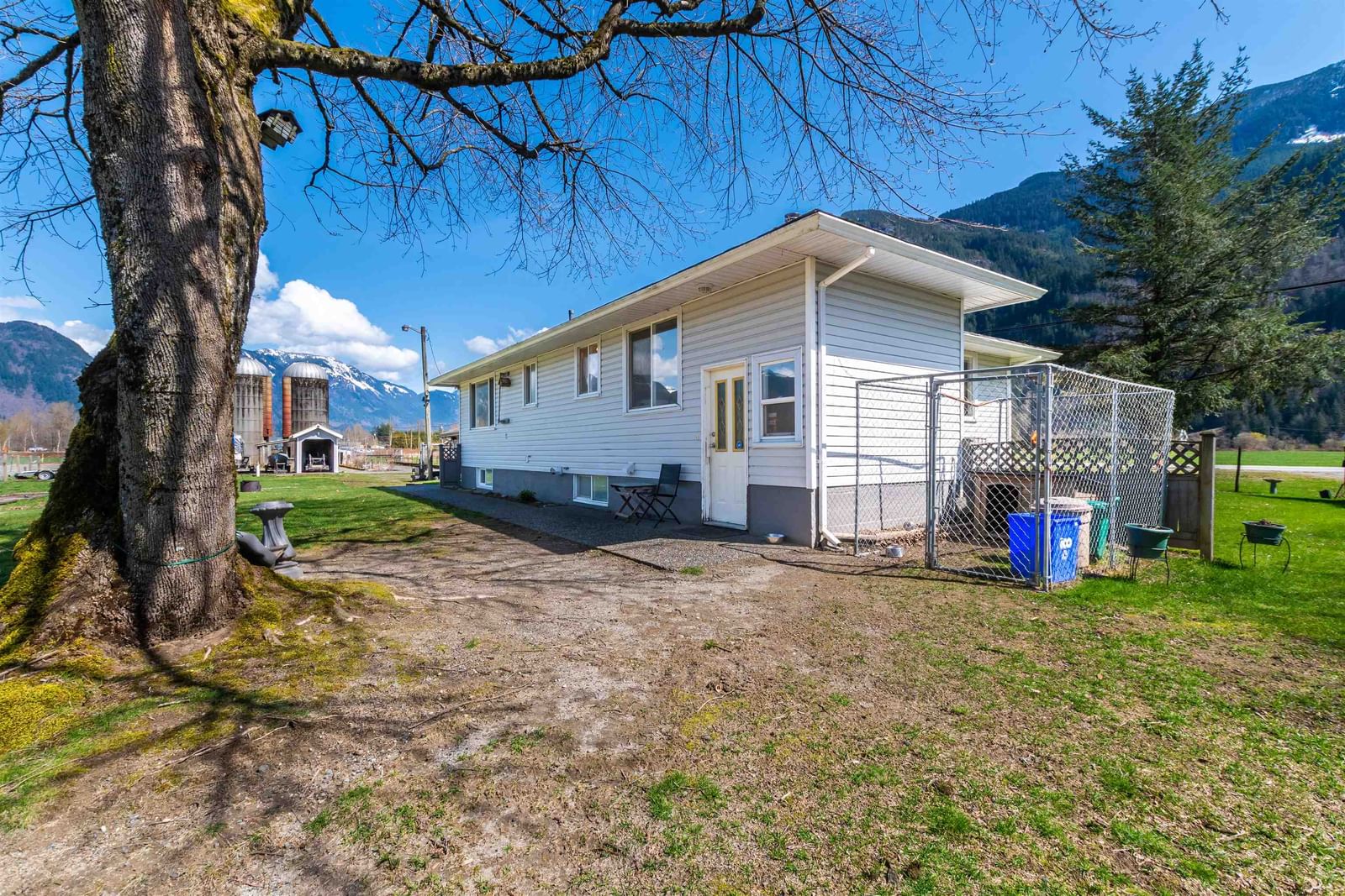 Listing Image 11