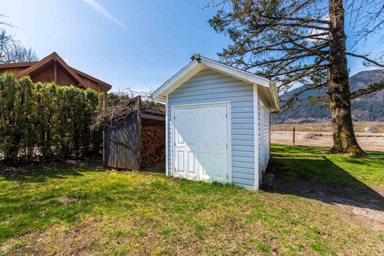 Listing Image 12
