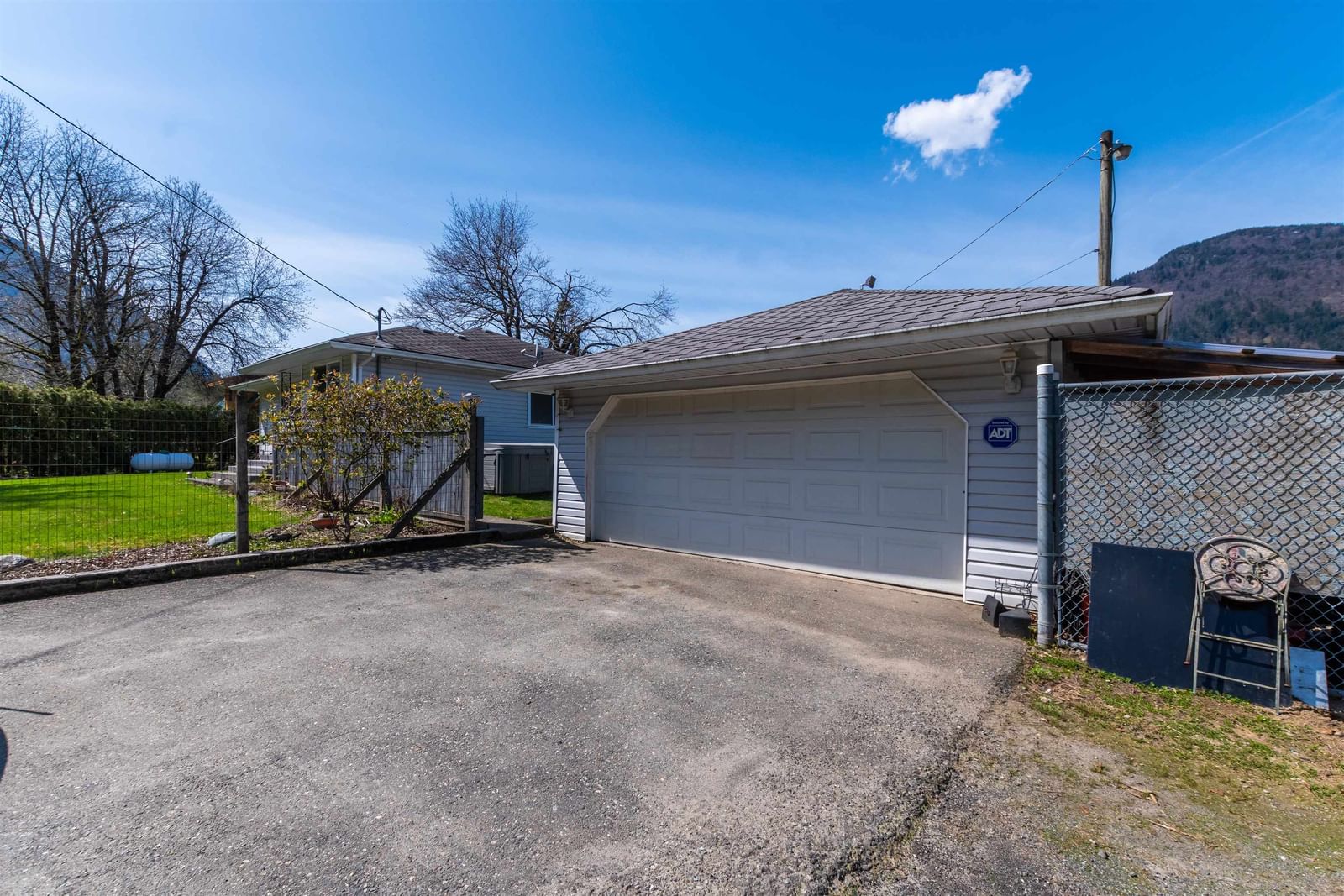 Listing Image 9