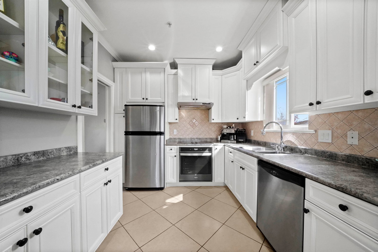 Listing Image 12