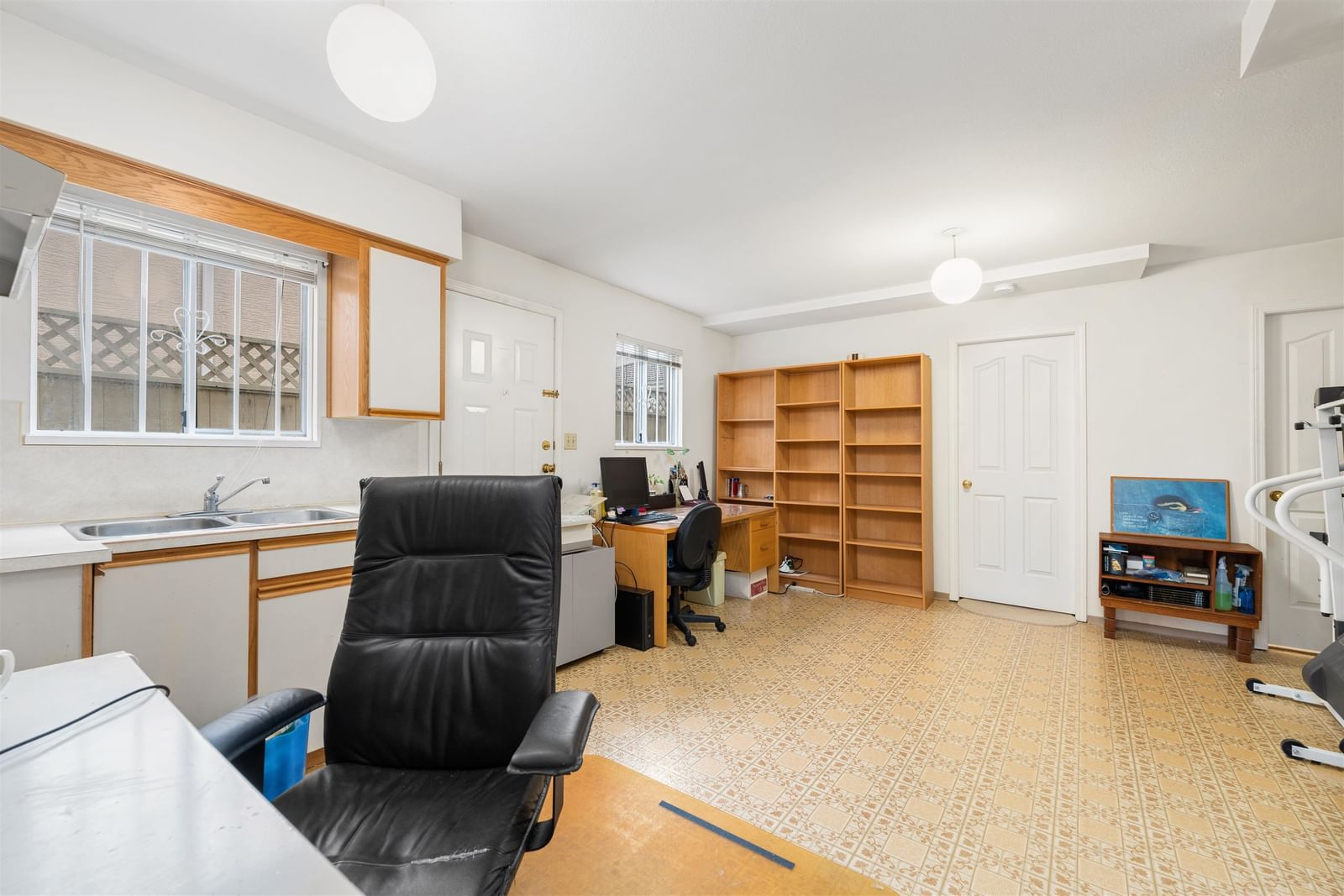 Listing Image 5