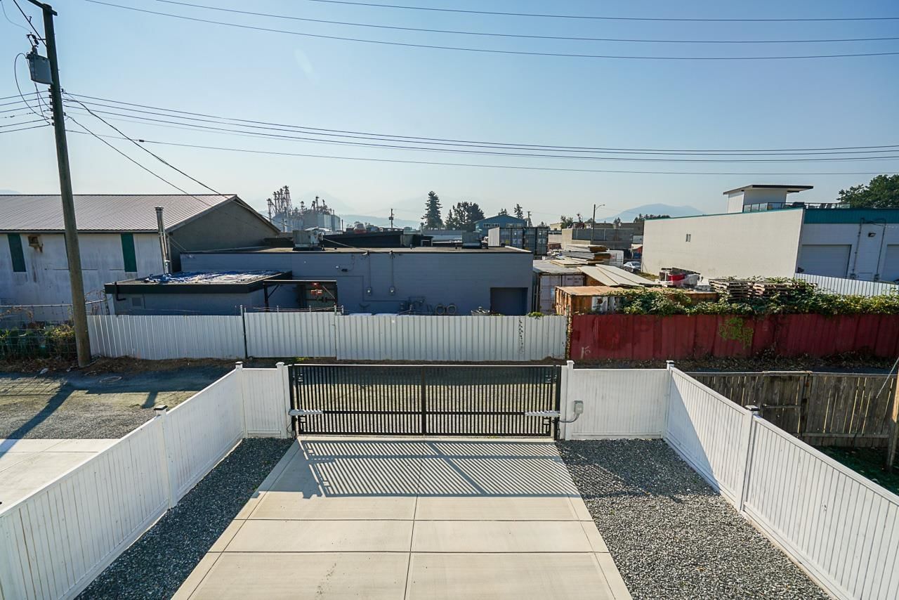 Listing Image 17