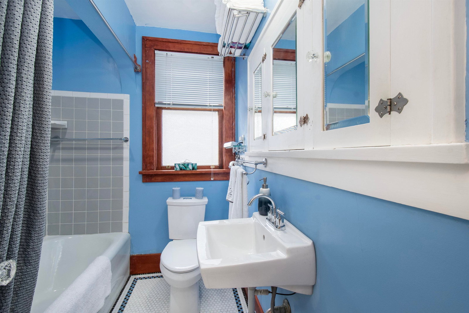 Listing Image 12