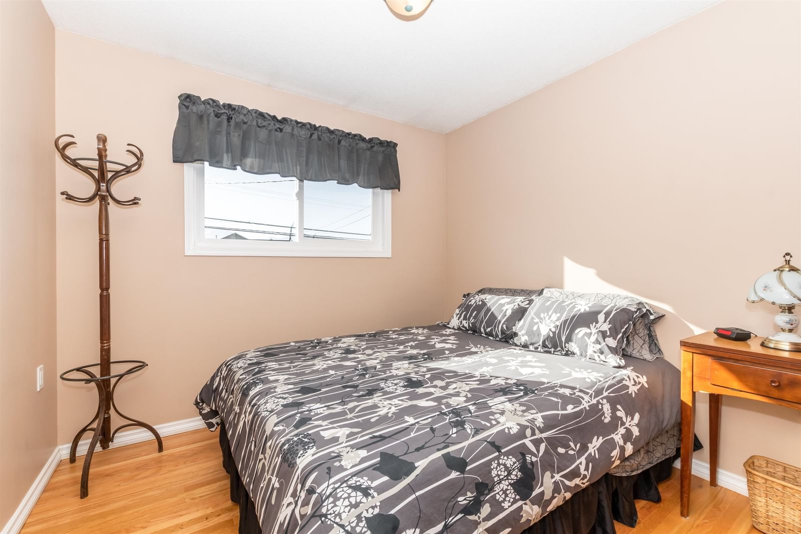 Listing Image 19