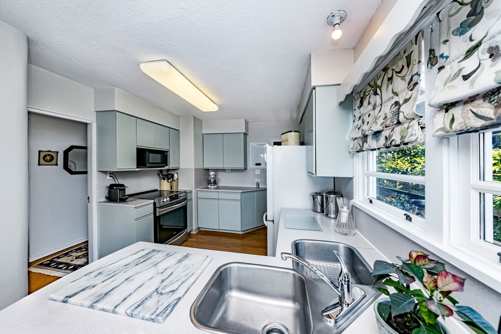 Listing Image 13