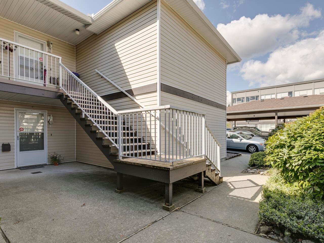 Listing Image 8