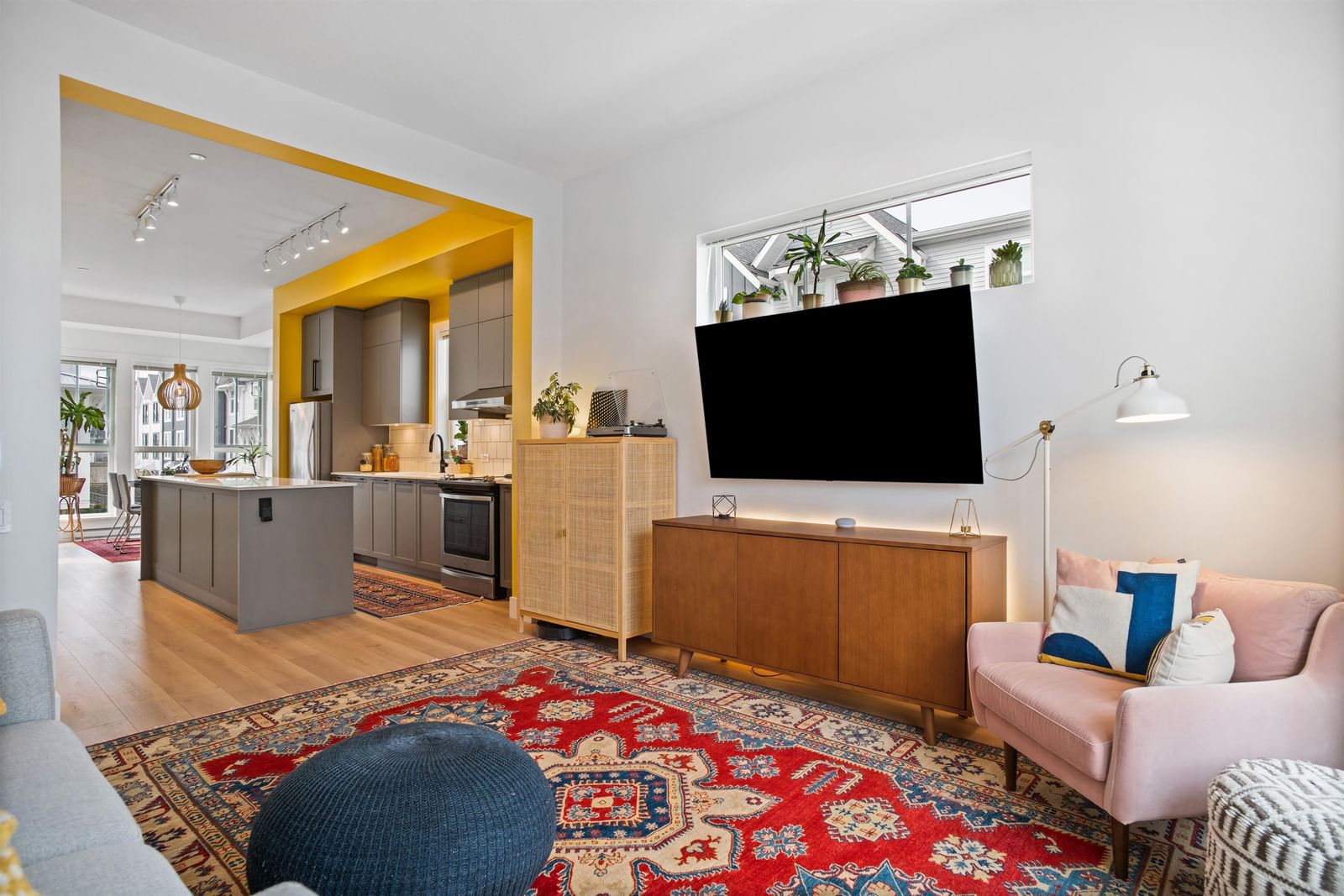 Listing Image 5