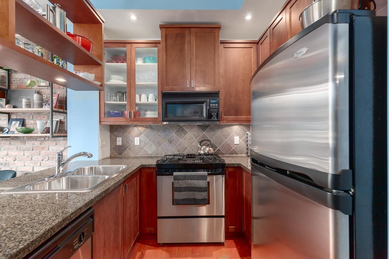 Listing Image 12