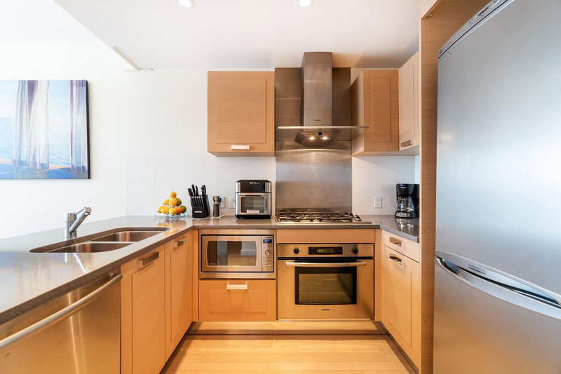 910 - 8080 Cambie Road, Richmond, V6X 0C1 | Image 2