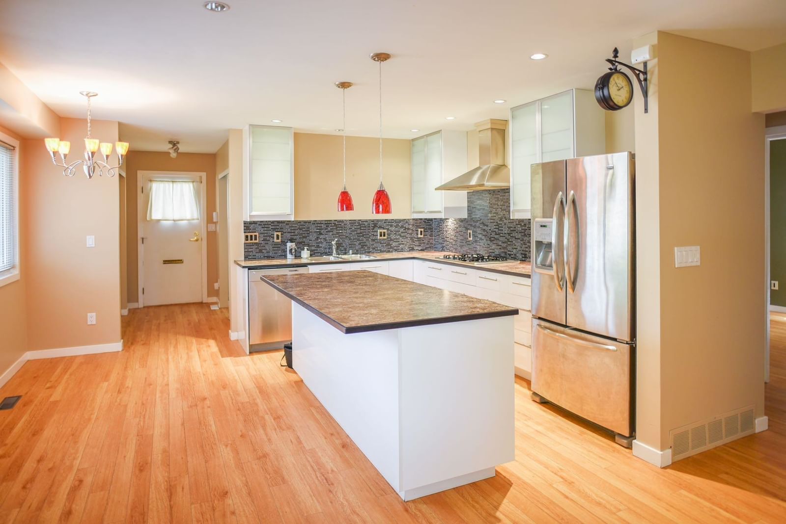 Listing Image 15