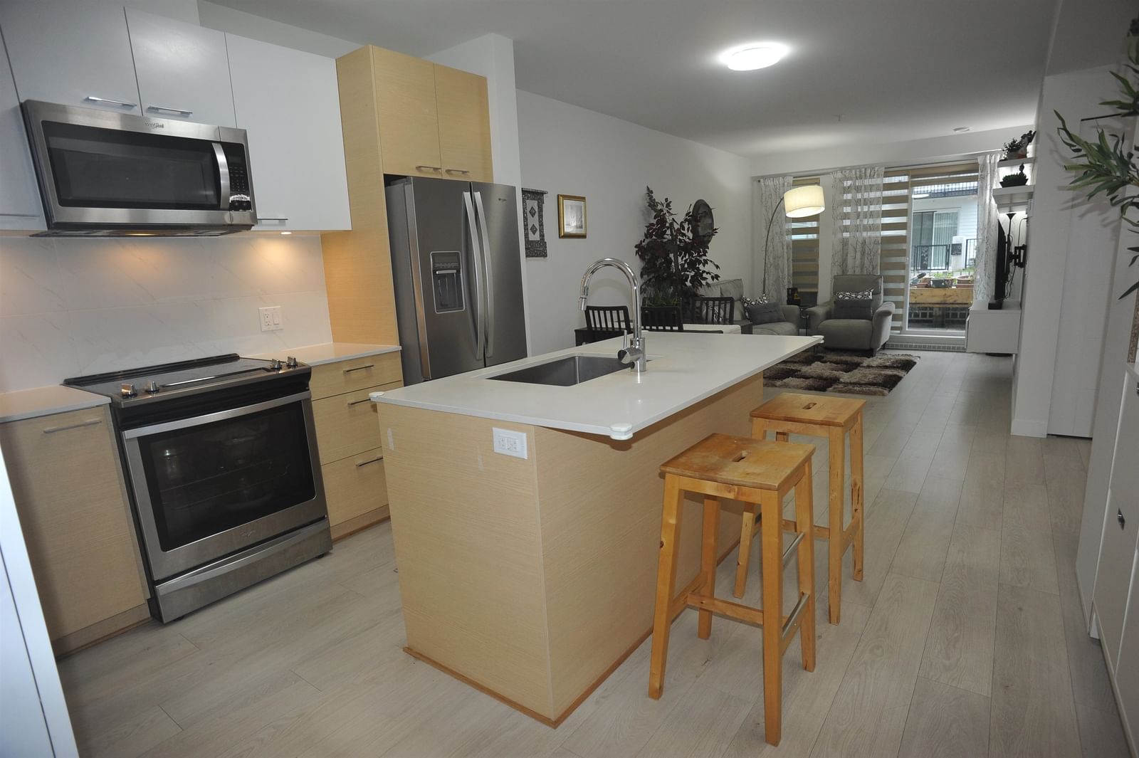 Listing Image 8