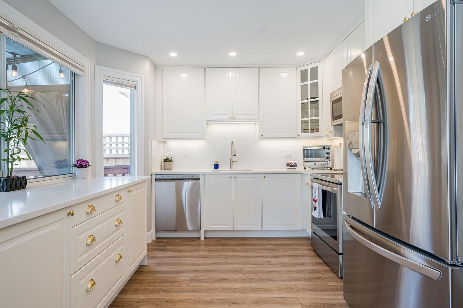 Listing Image 10