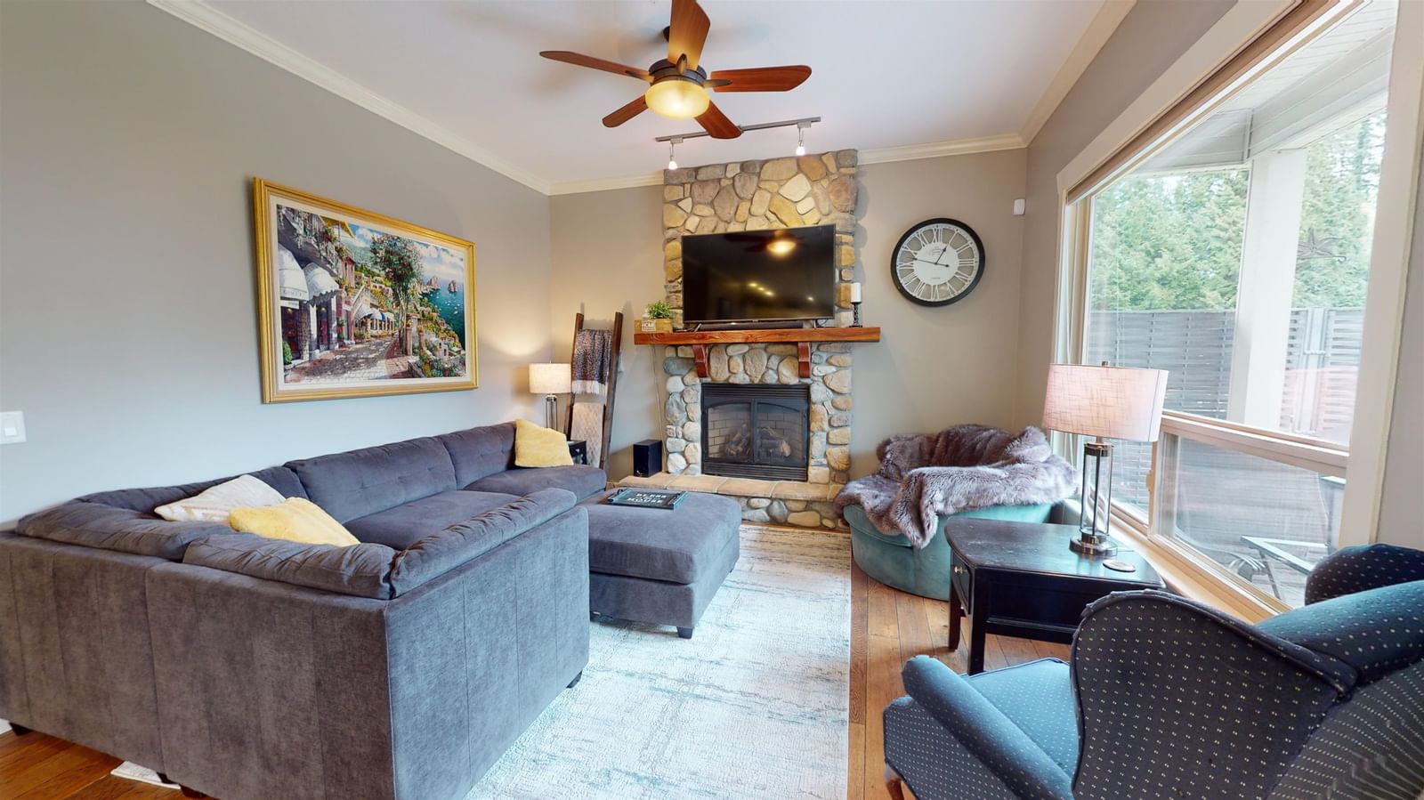 Listing Image 10