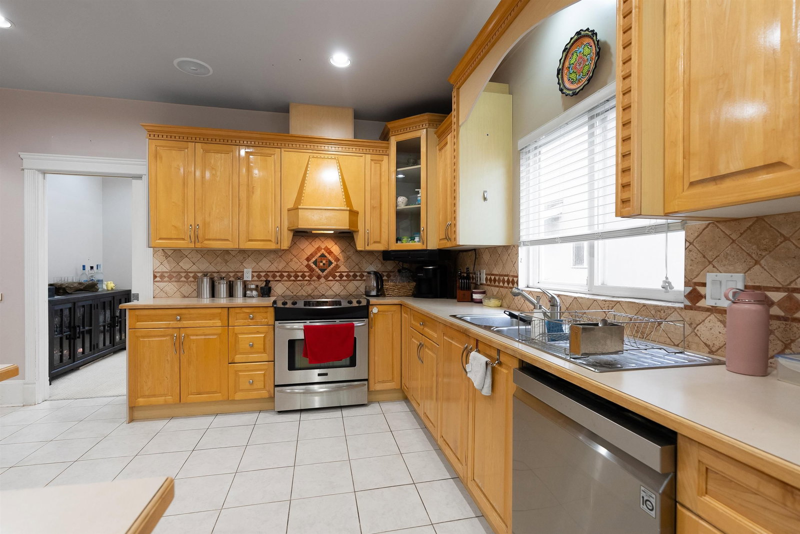 Listing Image 12