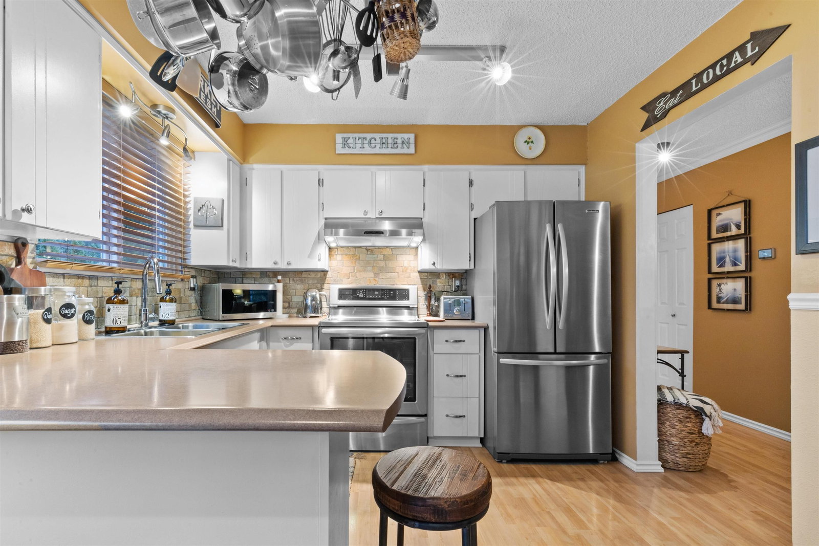 Listing Image 14