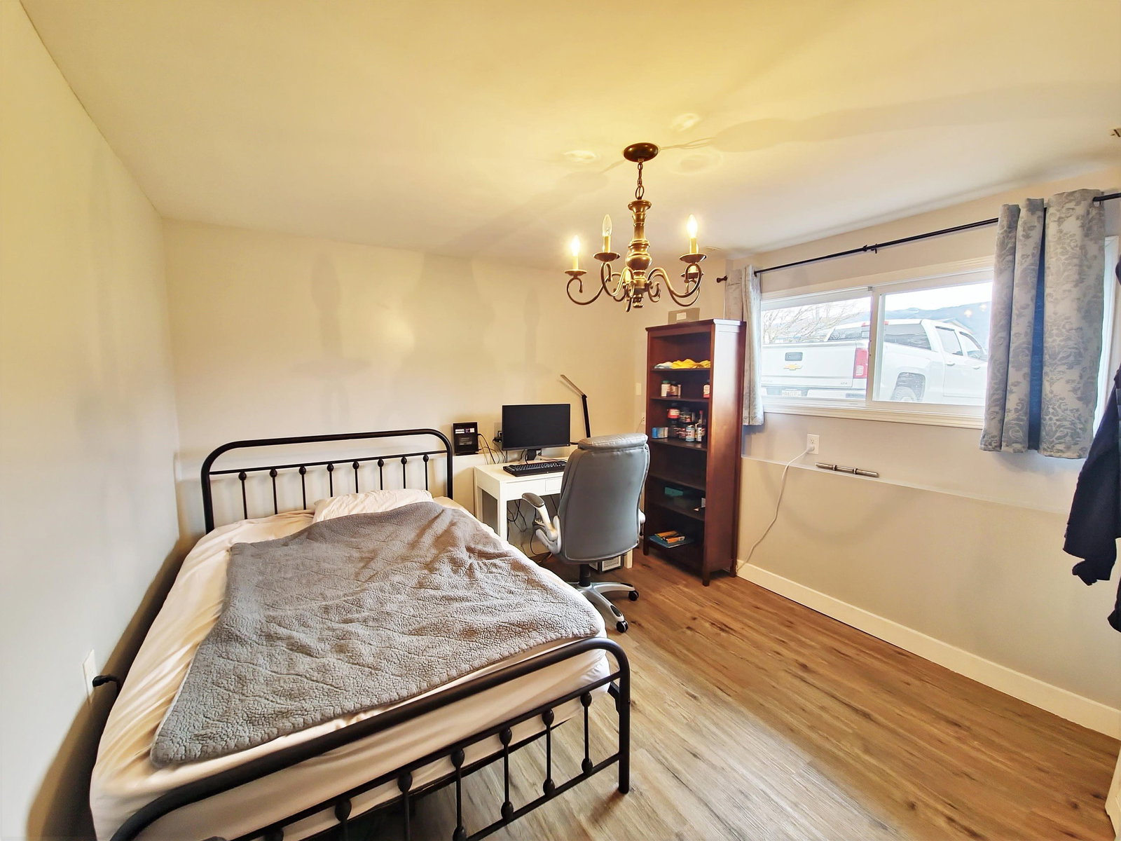Listing Image 21