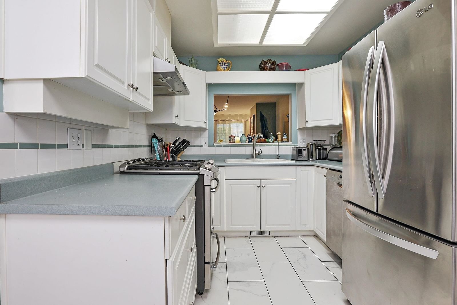 Listing Image 8