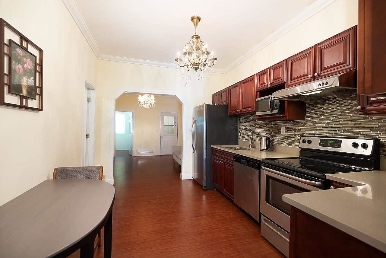 Listing Image 8