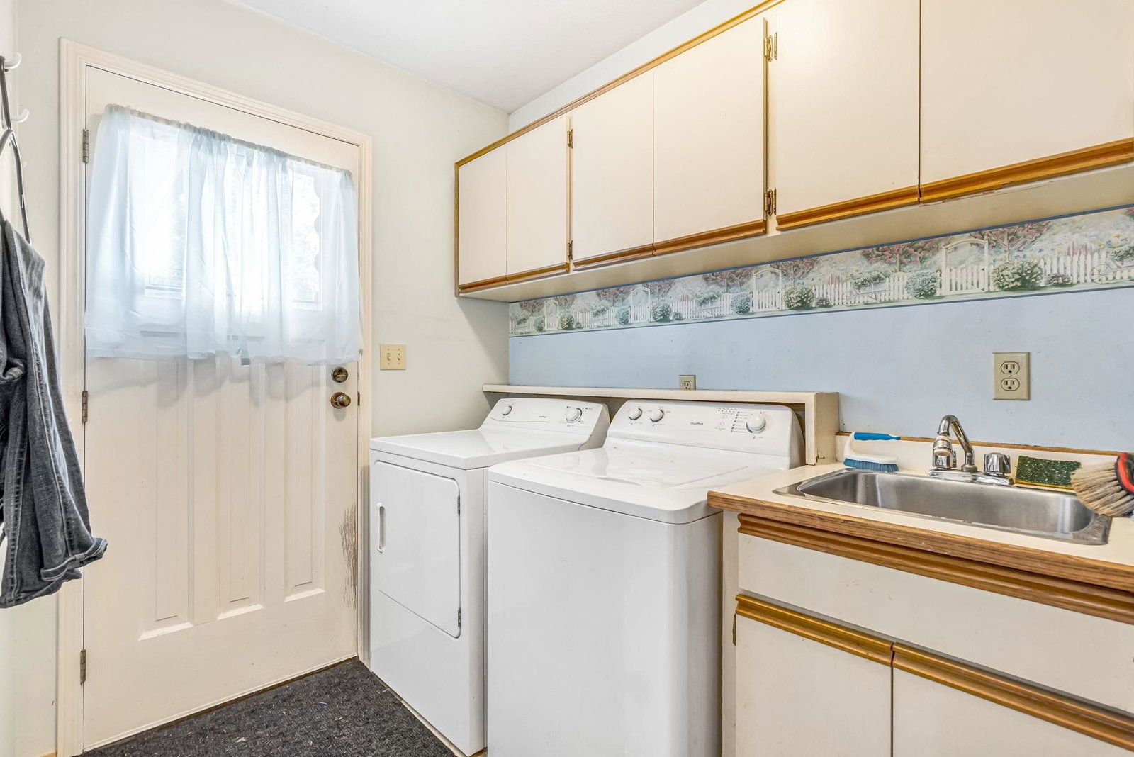 Listing Image 13