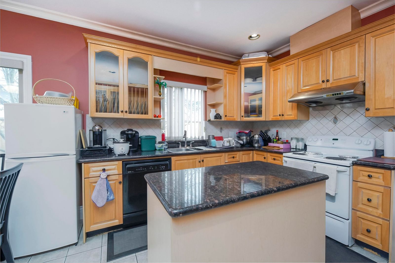 Listing Image 10